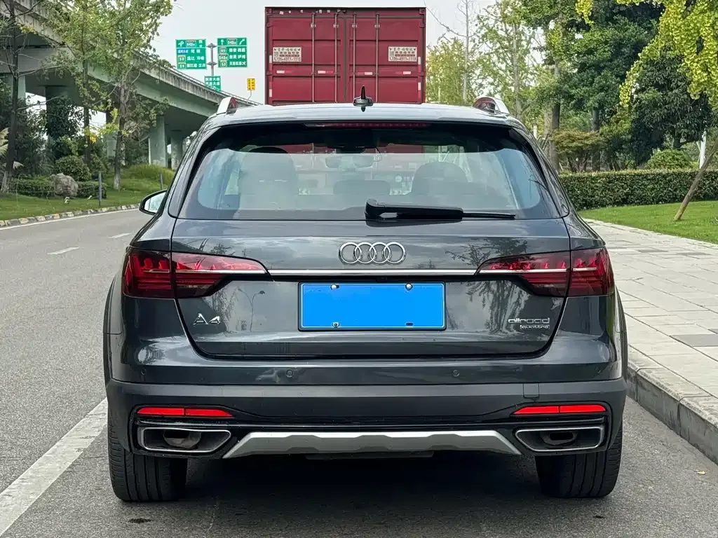 Audi A4 (Import) — фото 4
