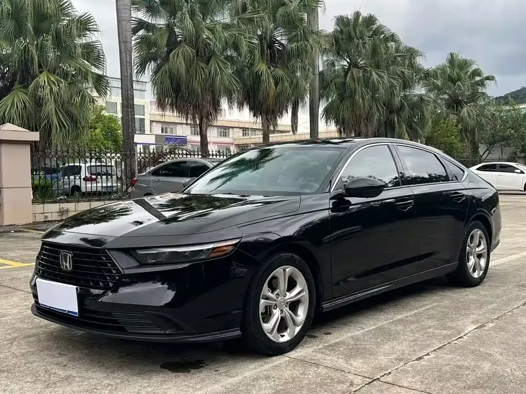 Honda Accord — фото 1