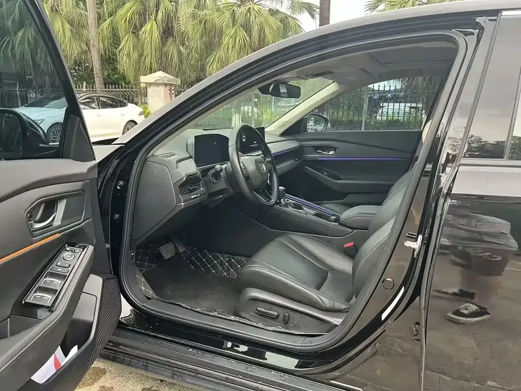 Honda Accord — фото 9