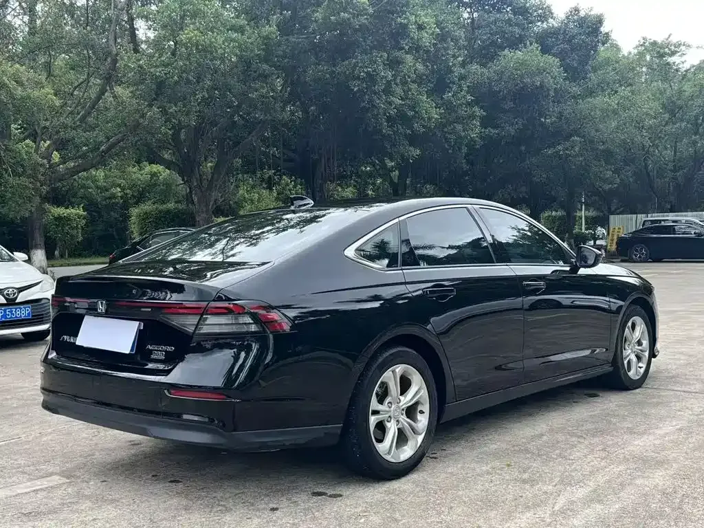 Honda Accord — фото 7