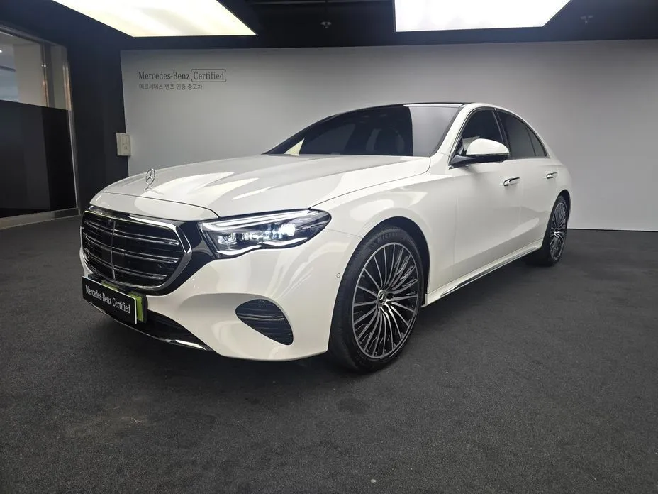 Mercedes-Benz E-Class — фото 1