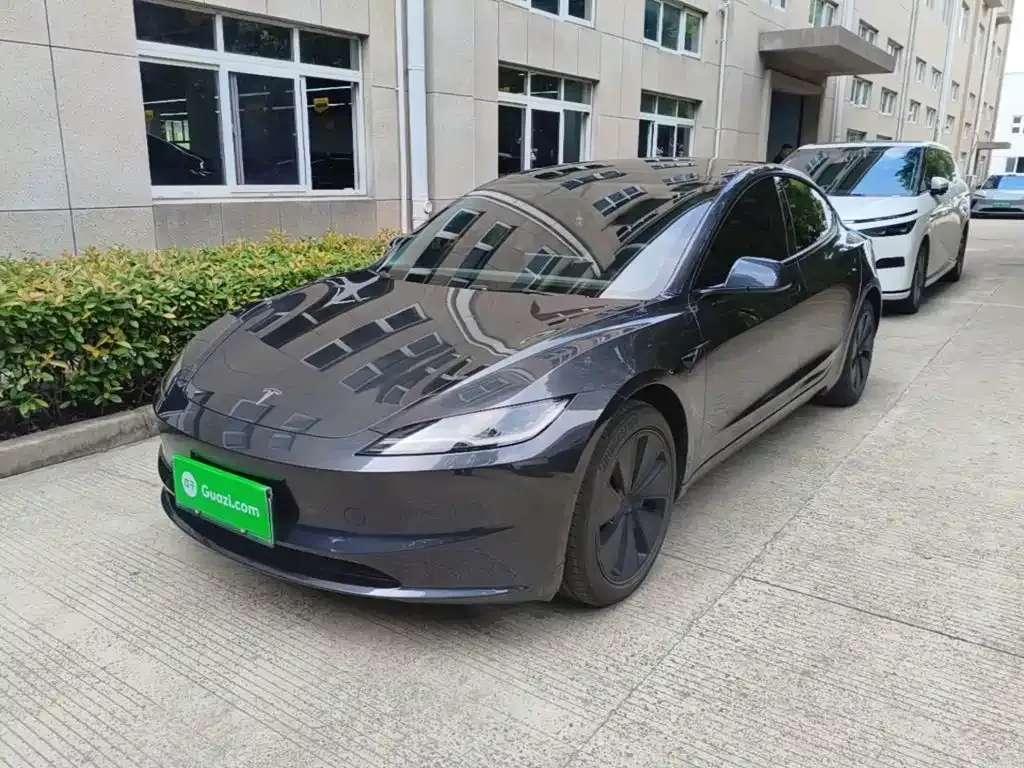 Tesla Model 3 — фото 1