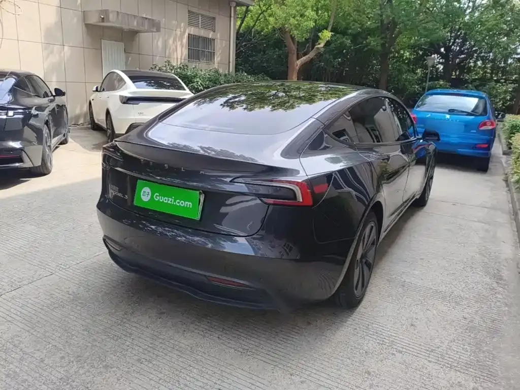 Tesla Model 3 — фото 3