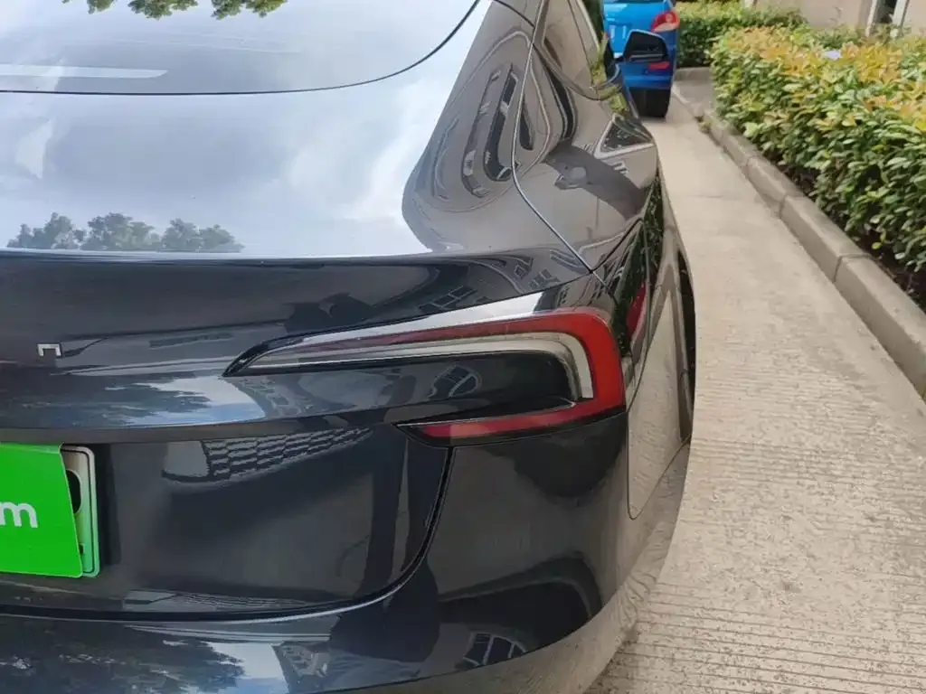 Tesla Model 3 — фото 4
