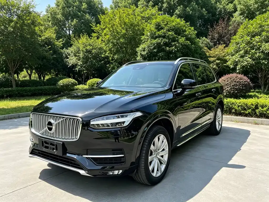 Volvo XC90 — фото 1