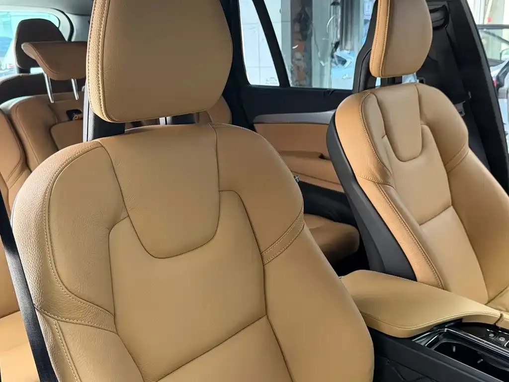 Volvo XC90 — фото 3