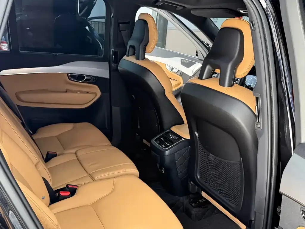 Volvo XC90 — фото 2