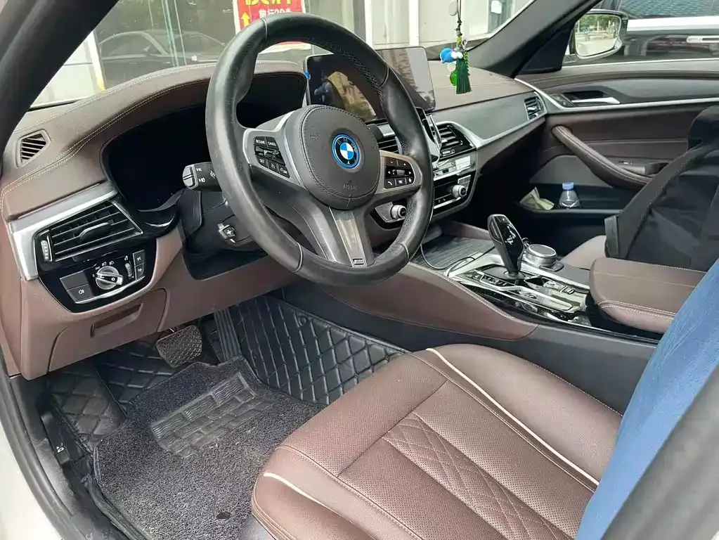 BMW 5 Series New Energy — фото 3