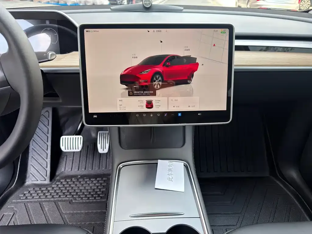 Tesla Model Y — фото 8