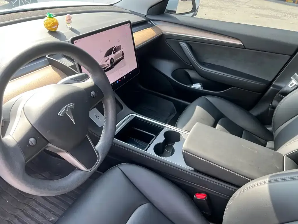 Tesla Model 3 — фото 6