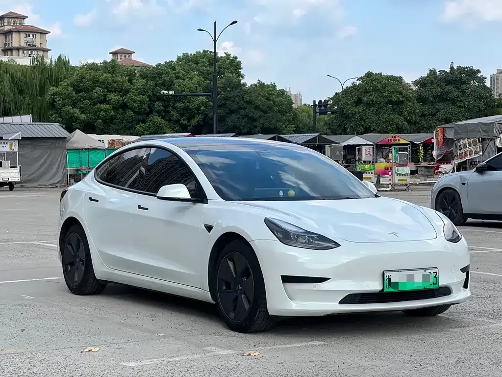 Tesla Model 3 — фото 5