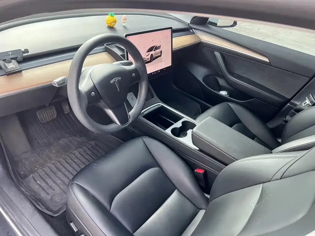 Tesla Model 3 — фото 2