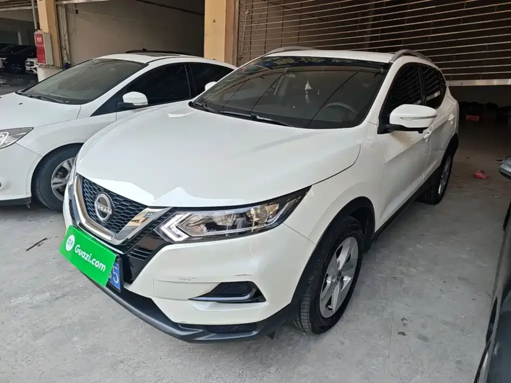 Nissan Qashqai — фото 1