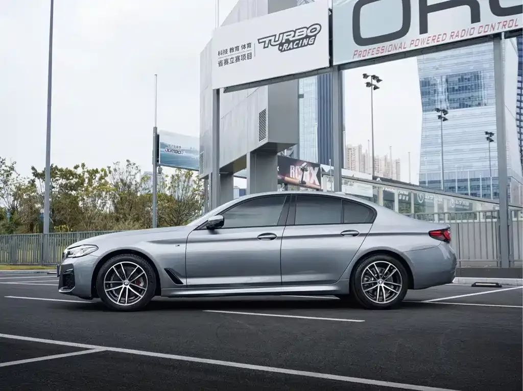 BMW 5 Series (Import) — фото 10