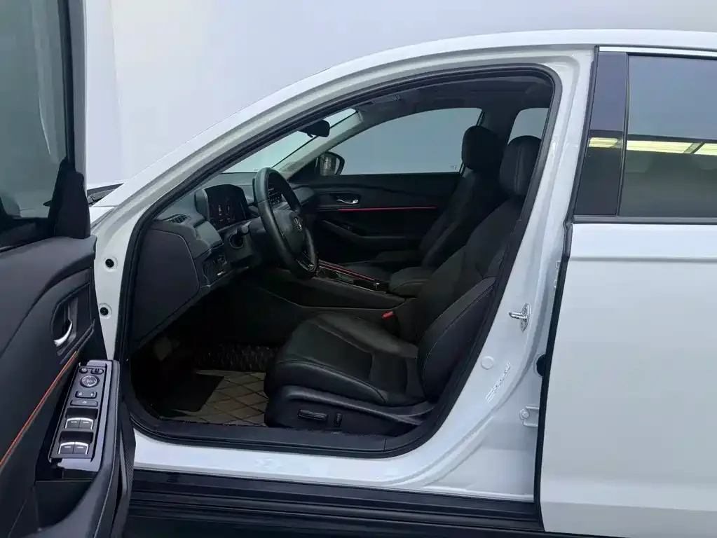 Honda Accord — фото 10
