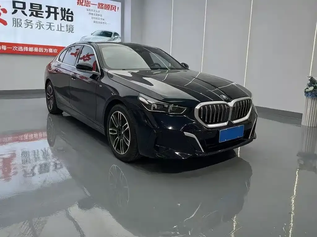 BMW 5 Series — фото 10