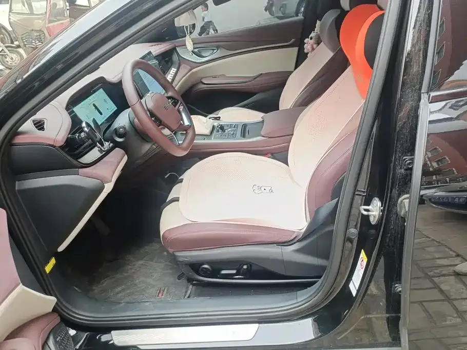 BYD Seal — фото 3