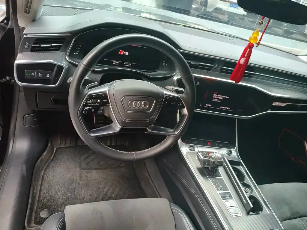 Audi A7L — фото 6