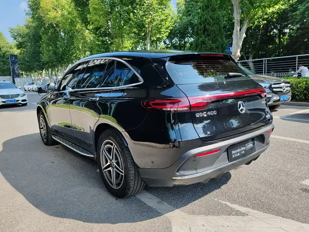 Mercedes-Benz EQC — фото 10