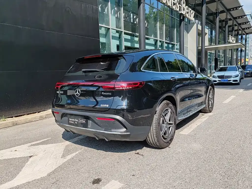 Mercedes-Benz EQC — фото 5