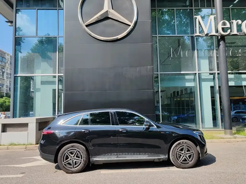 Mercedes-Benz EQC — фото 2