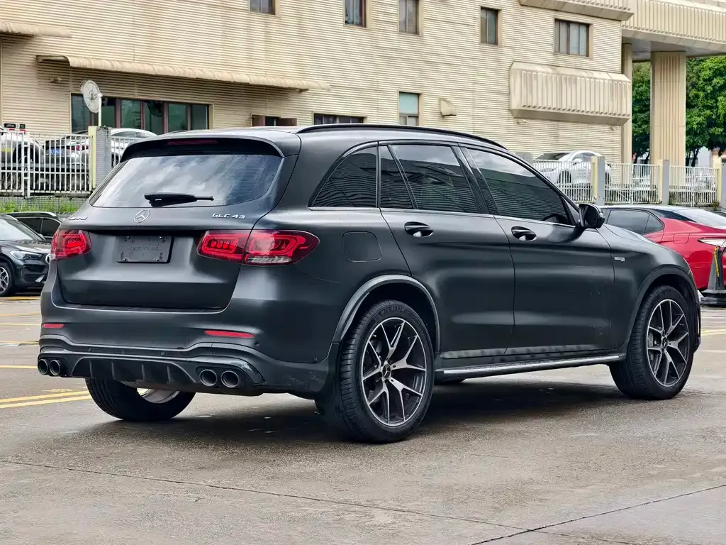 Mercedes-Benz GLC AMG — фото 7