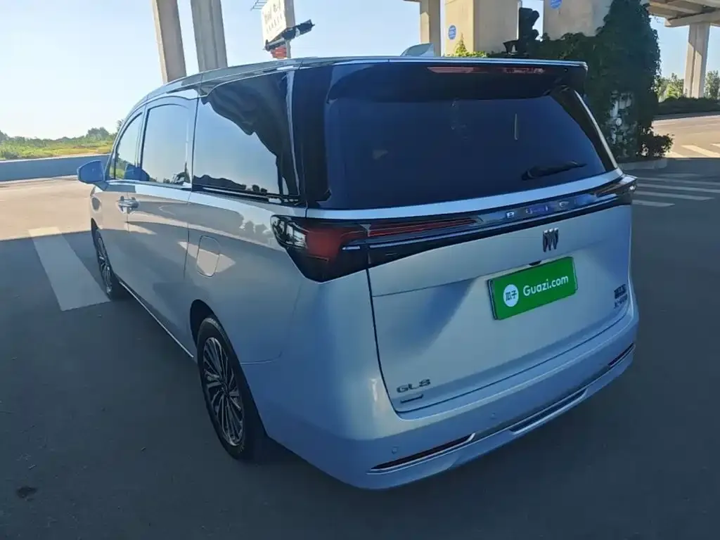 Buick GL8 Hybrid — фото 10