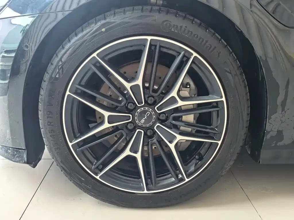 BYD Seal — фото 10