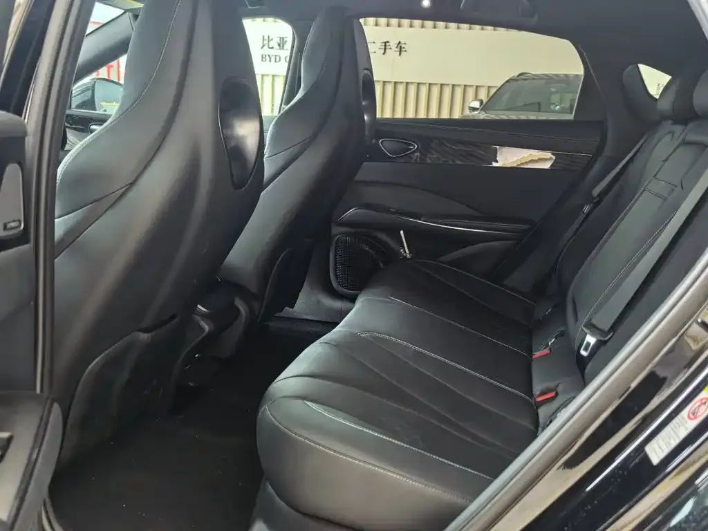 BYD Seal — фото 3