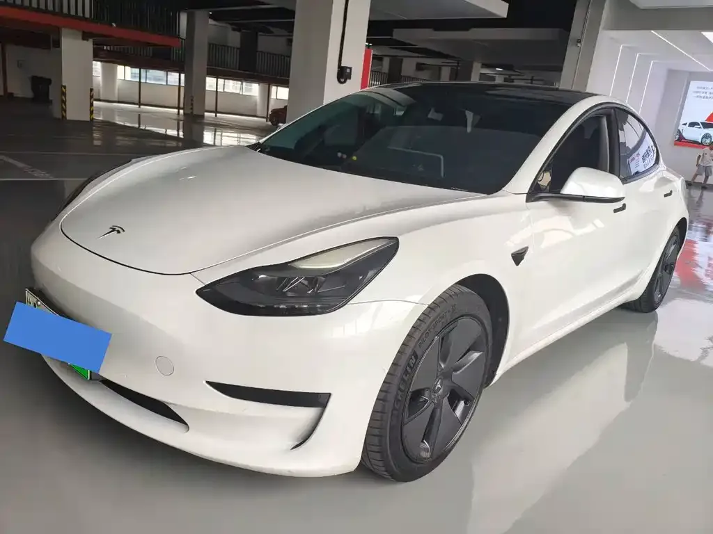 Tesla Model 3 — фото 5