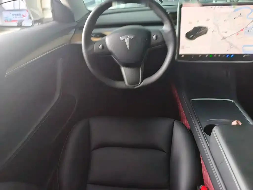 Tesla Model 3 — фото 9