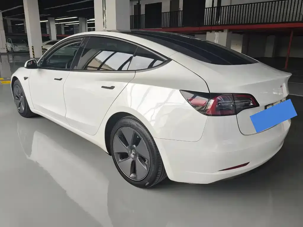Tesla Model 3 — фото 6