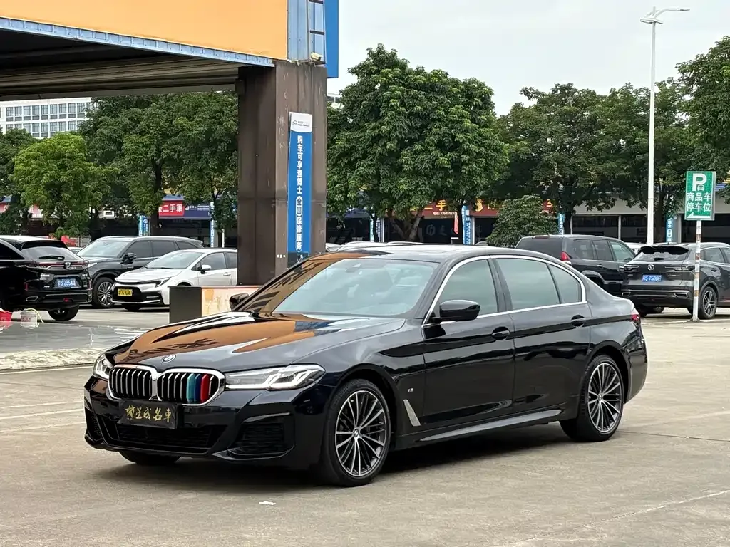 BMW 5 Series — фото 1