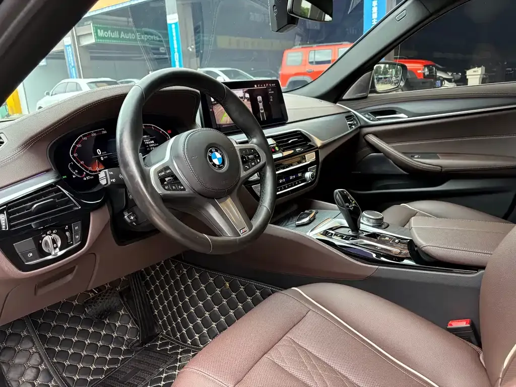 BMW 5 Series — фото 10