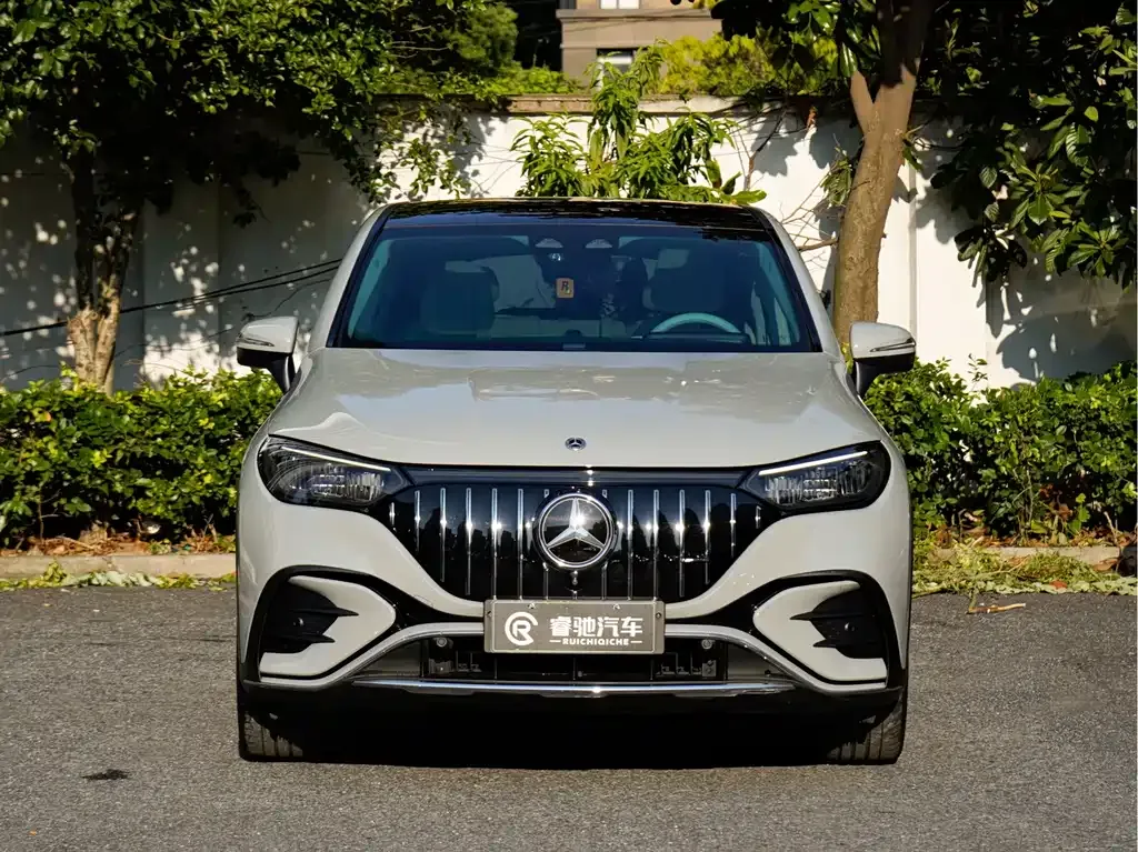 Mercedes-Benz EQE SUV — фото 7
