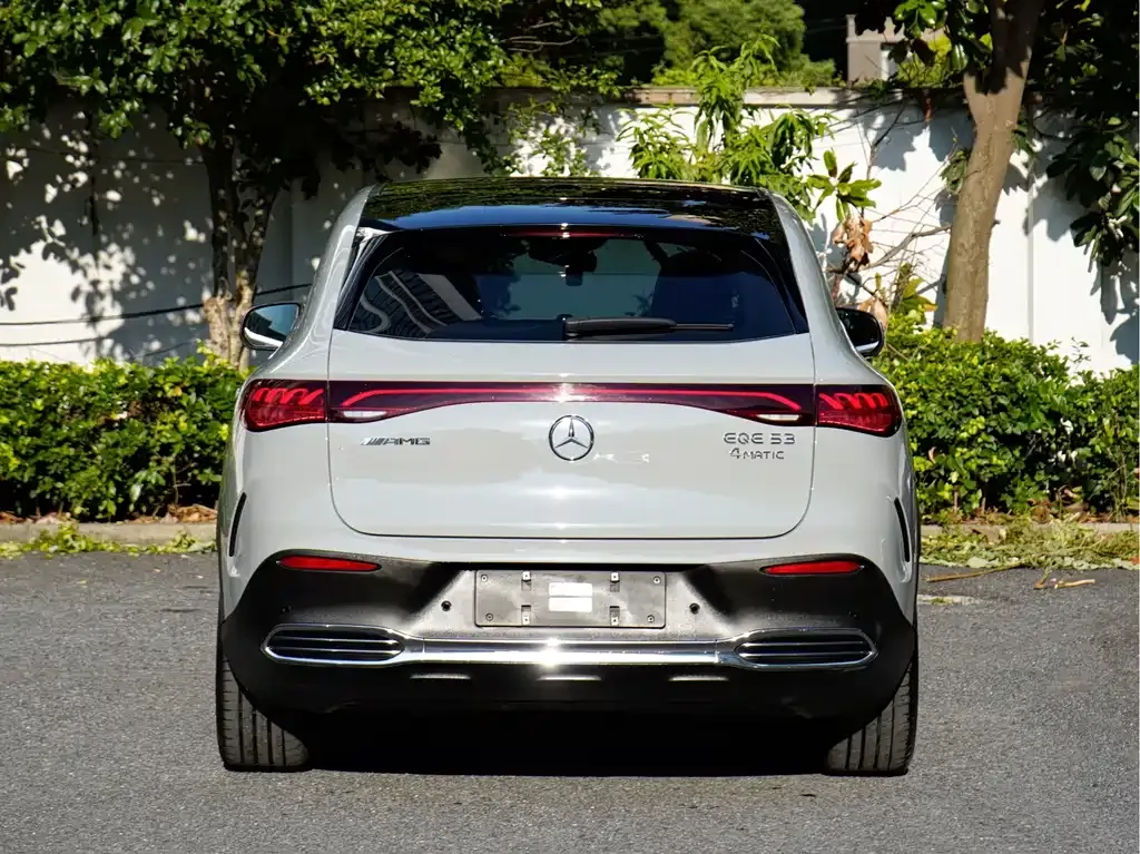 Mercedes-Benz EQE SUV — фото 10