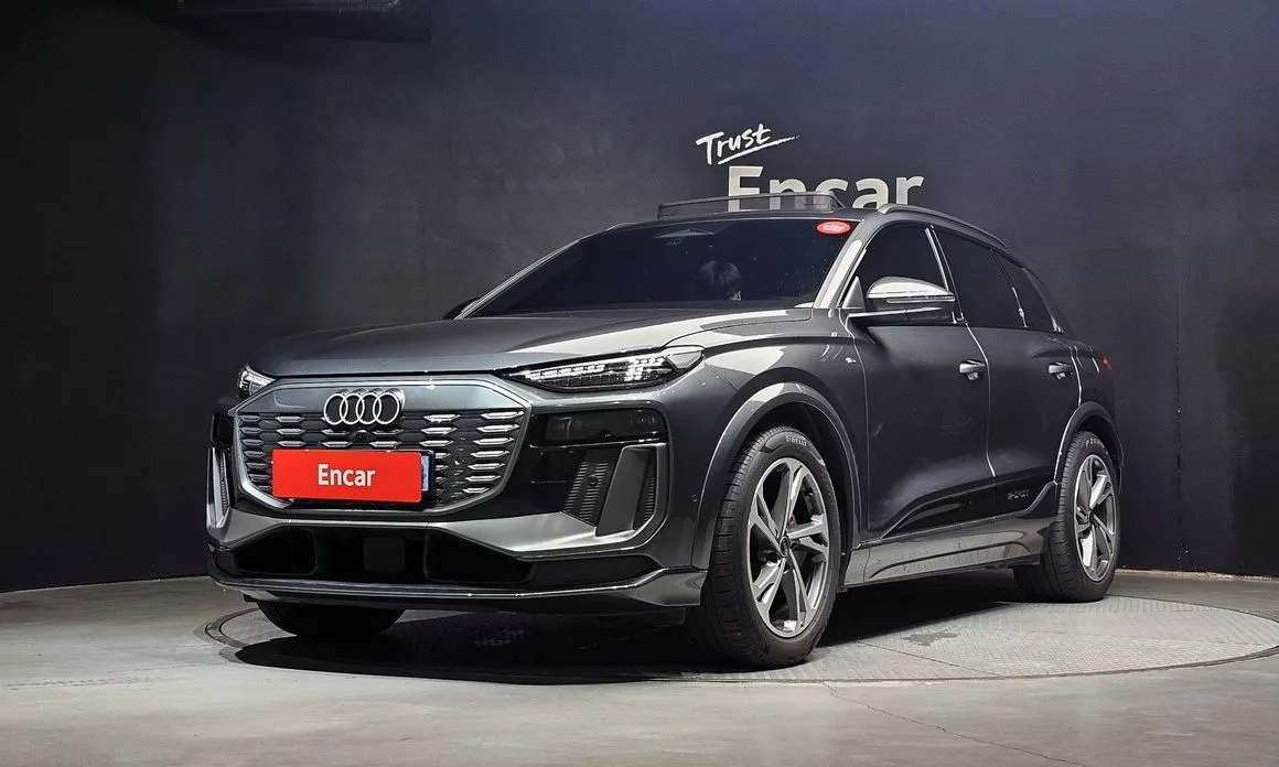 Audi Q6 e-tron — фото 1