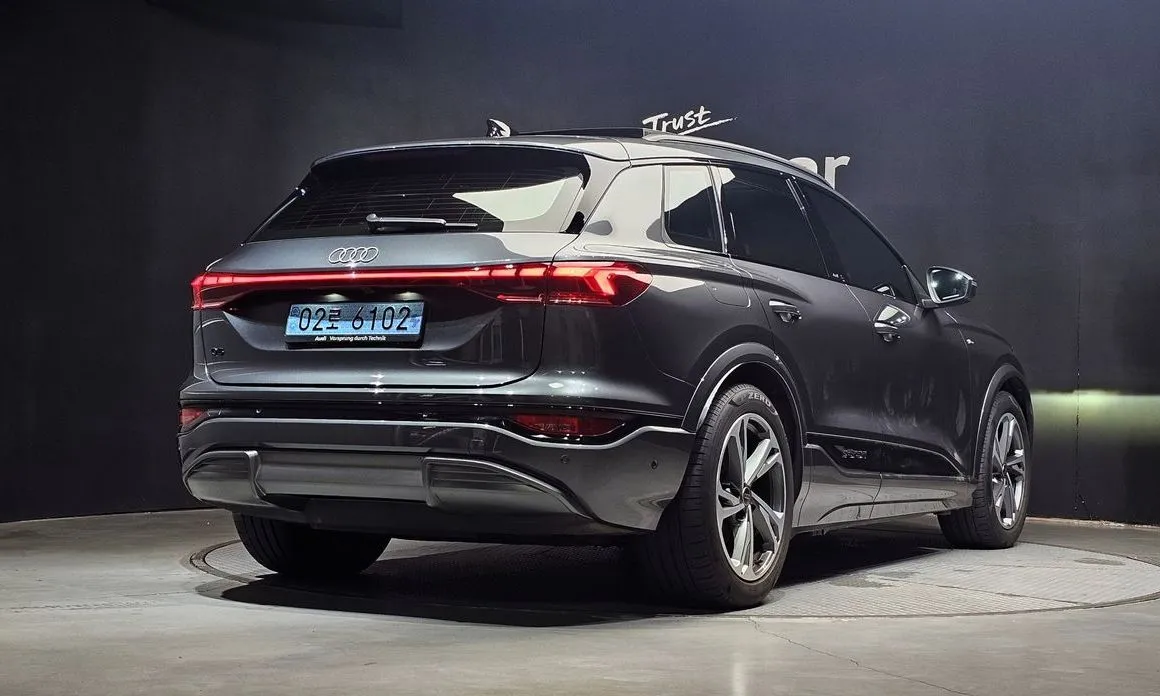 Audi Q6 e-tron — фото 5