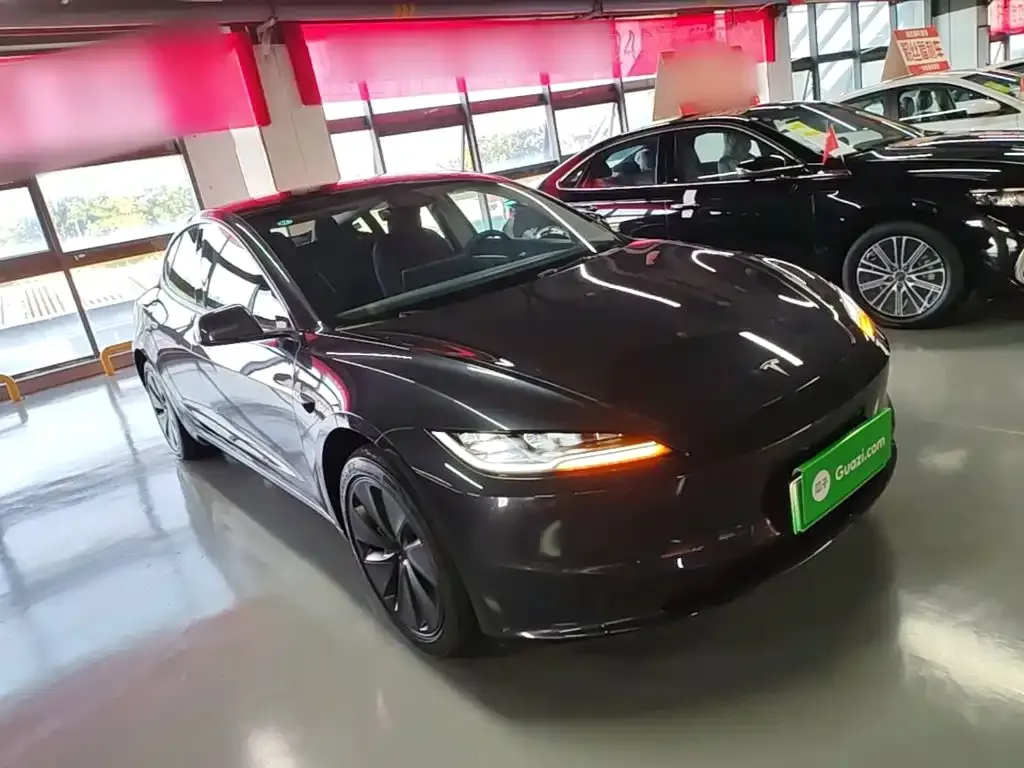 Tesla Model 3 — фото 8