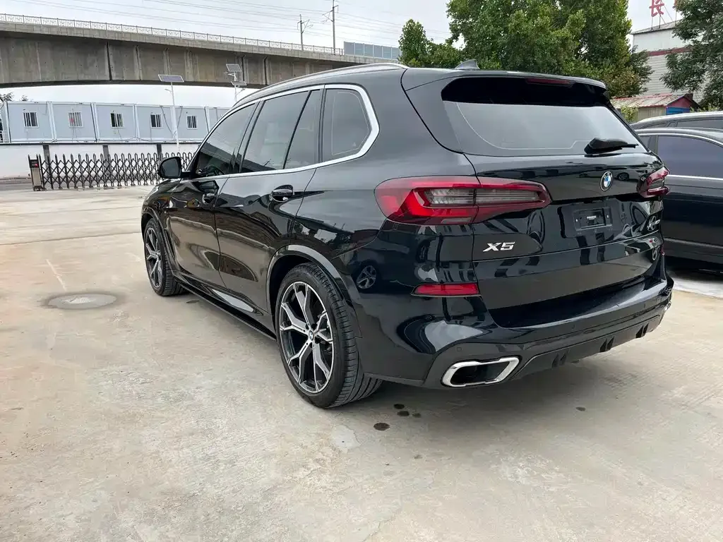 BMW X5 (Import) — фото 7