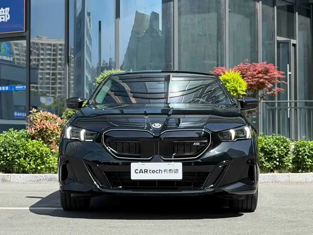 BMW 5 Series — фото 2