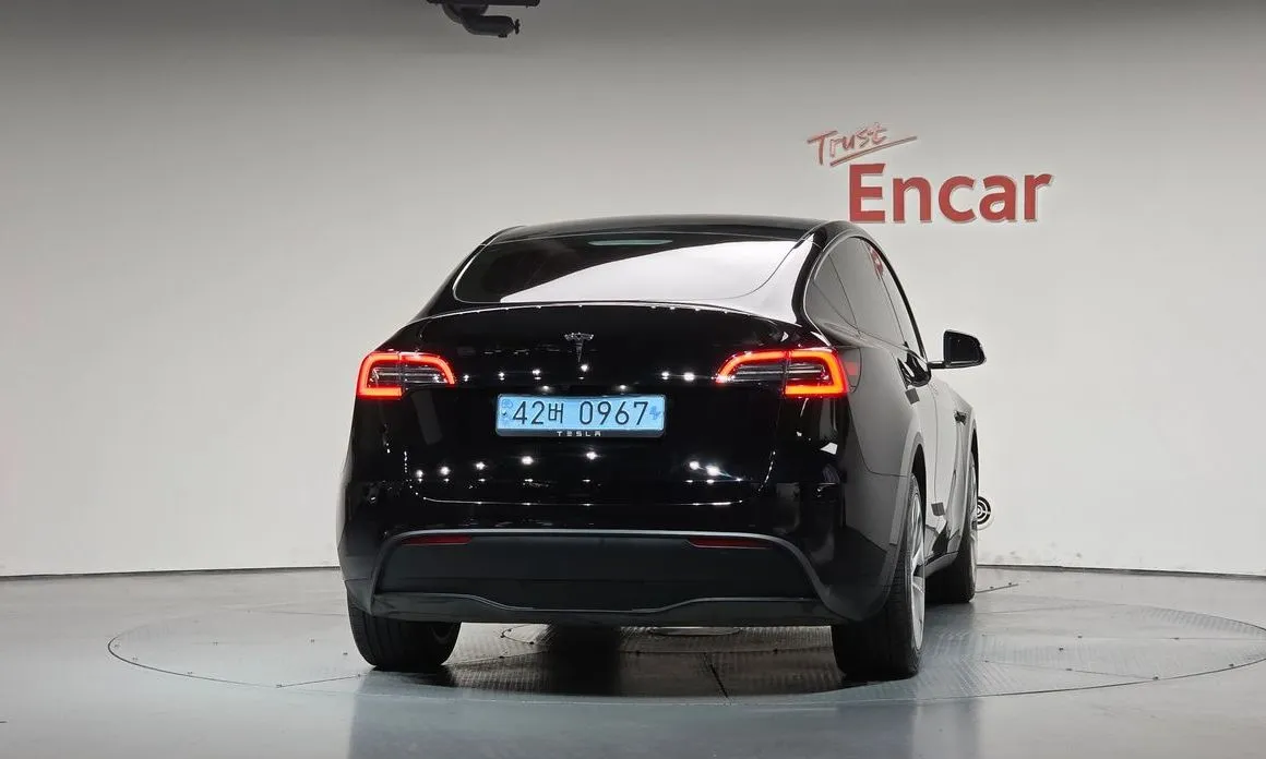 Tesla Model Y — фото 2