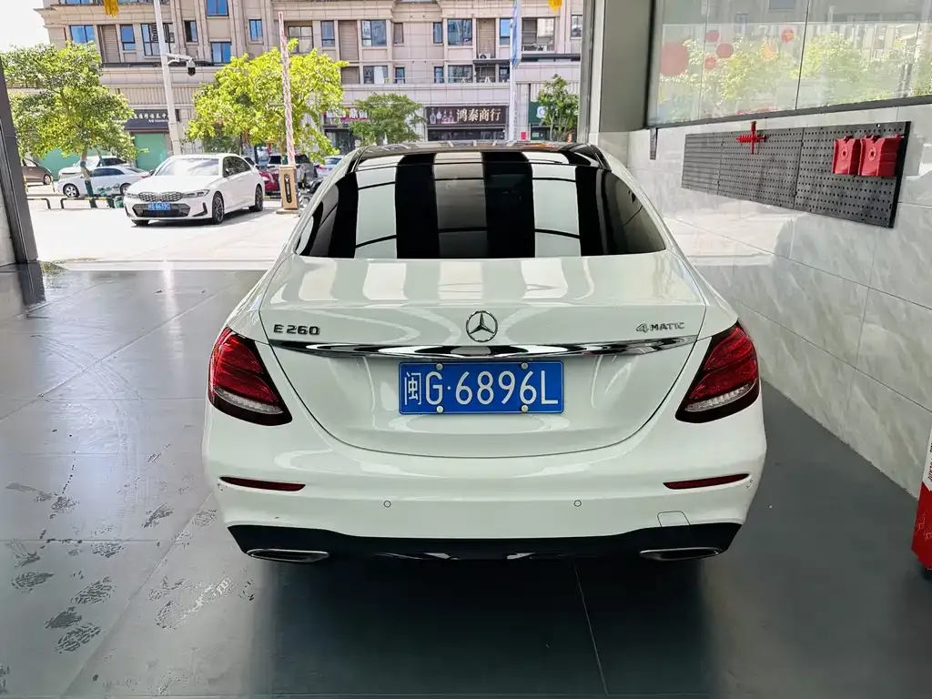 Mercedes-Benz E-Class (Import) — фото 5