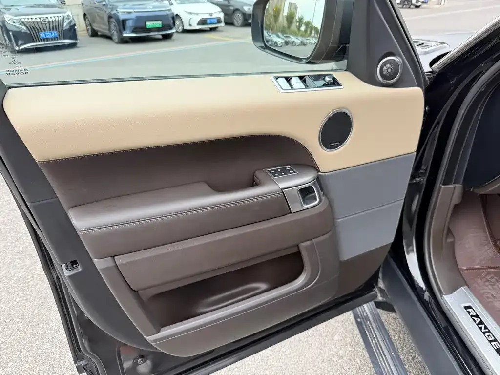 Land Rover Sport PHEV — фото 3