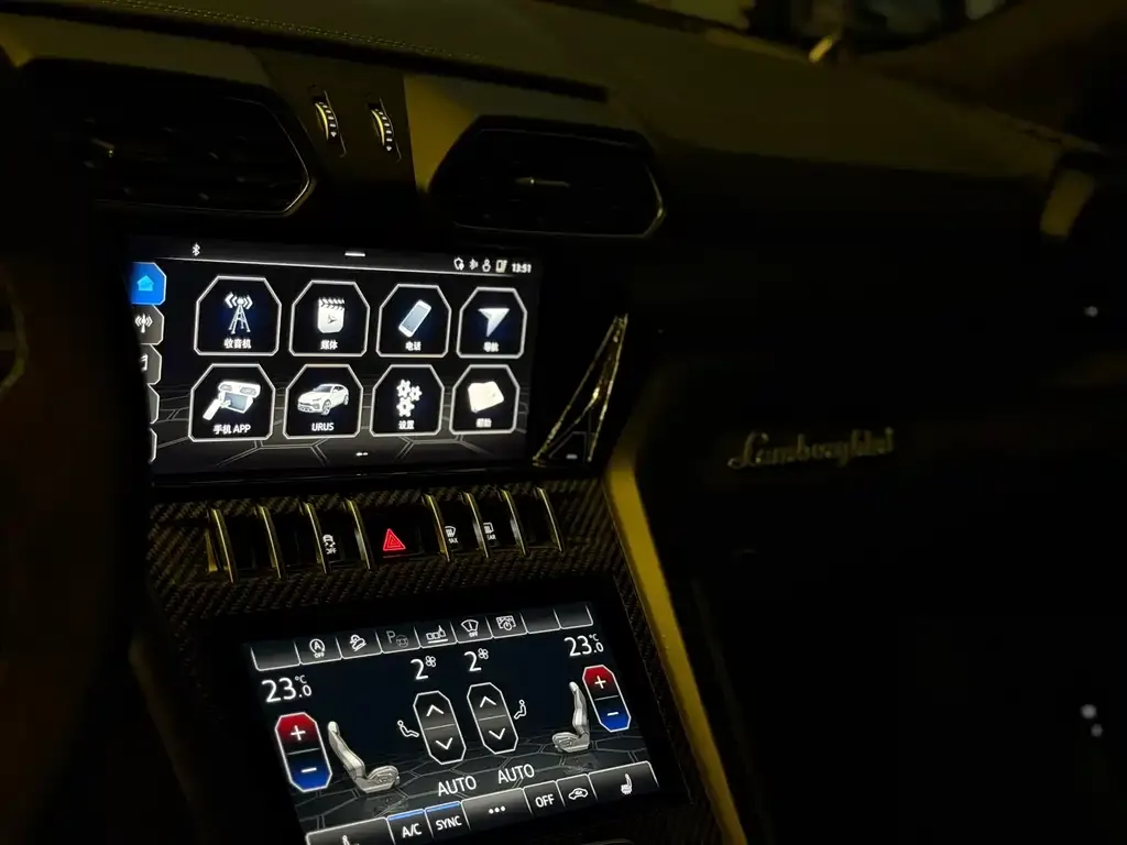 Lamborghini Urus — фото 6