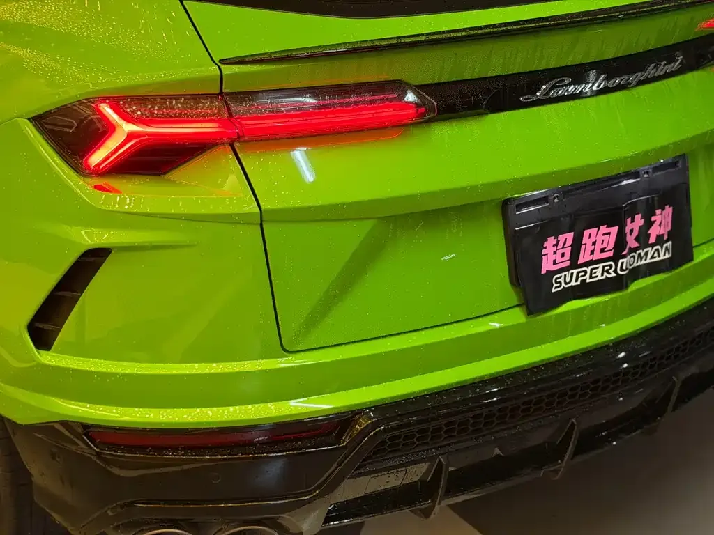 Lamborghini Urus — фото 10