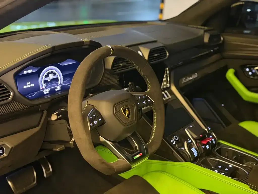 Lamborghini Urus — фото 4