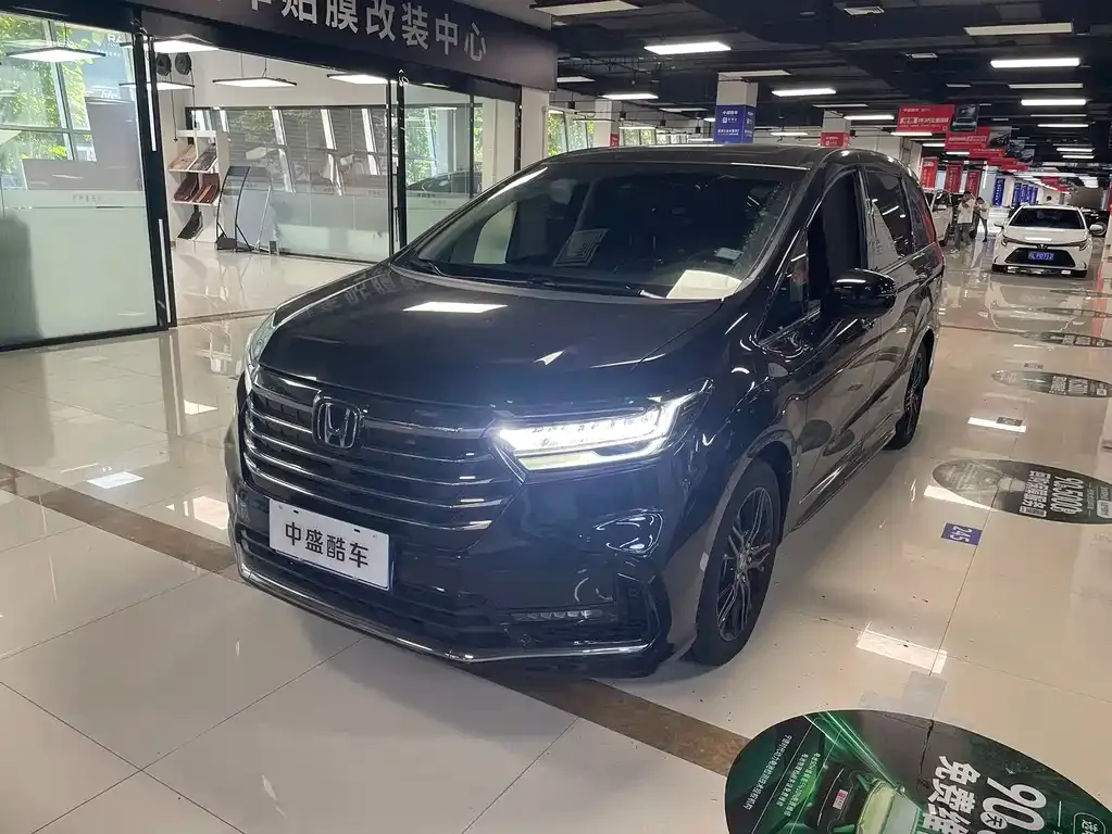 Honda Odyssey — фото 1