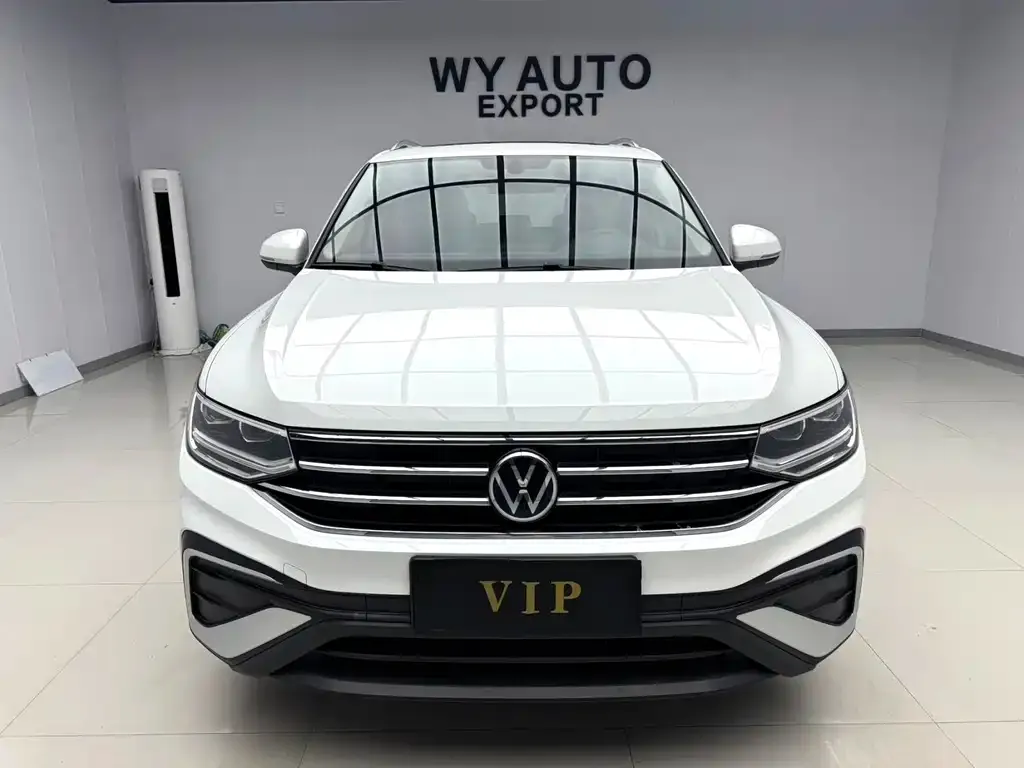 Volkswagen Tiguan L — фото 7