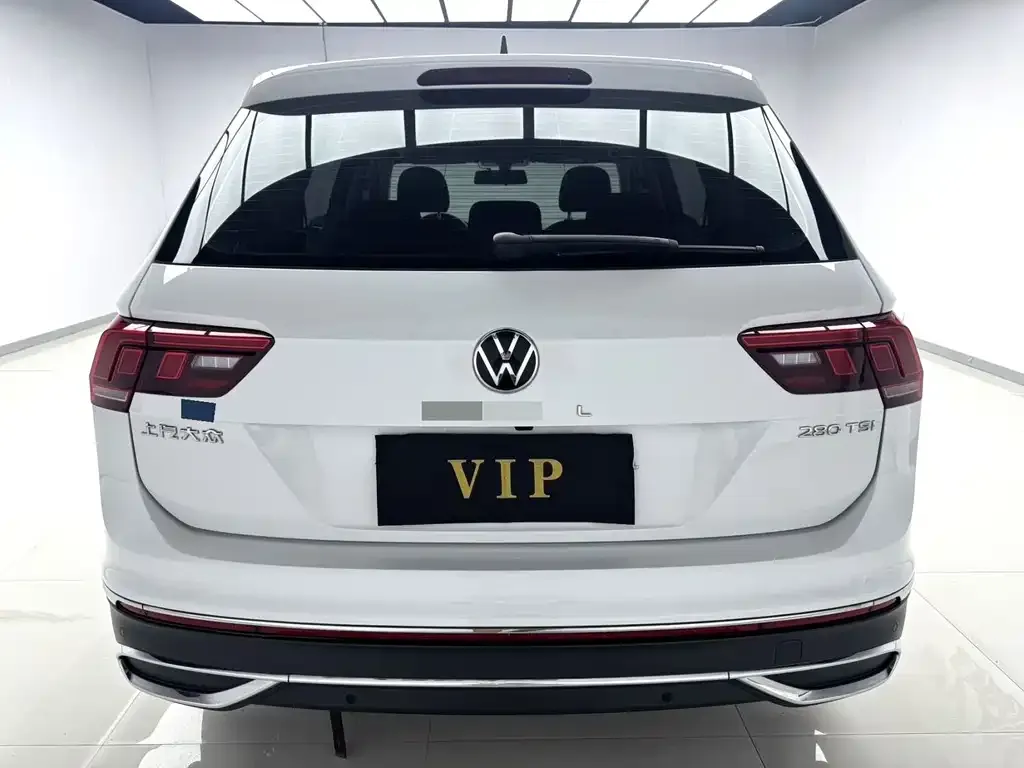 Volkswagen Tiguan L — фото 9